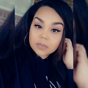 Meet your Posher, Ymani